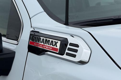 Glacier White Tricoat 2026 GMC Sierra 2500 Denali