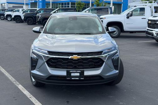 Sterling Gray Metallic 2026 Chevrolet Trax LS