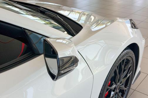 Arctic White 2026 Chevrolet Corvette Stingray w/2LT