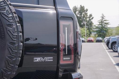 2024 GMC HUMMER EV SUV 2X
