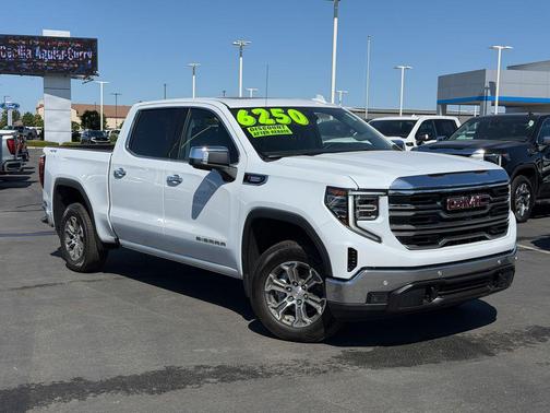 Glacier White Tricoat 2026 GMC Sierra 1500 SLT