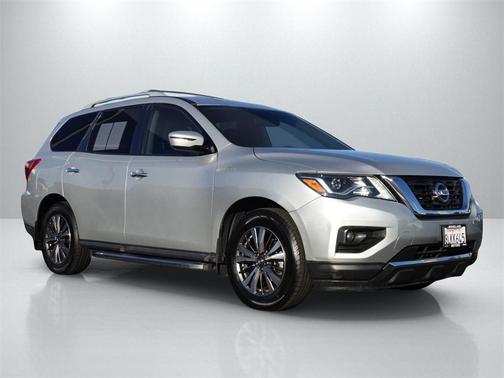 2019 Nissan Pathfinder SV