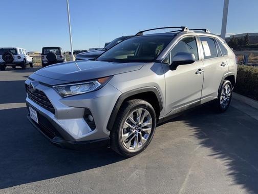 2021 Toyota RAV4 XLE Premium
