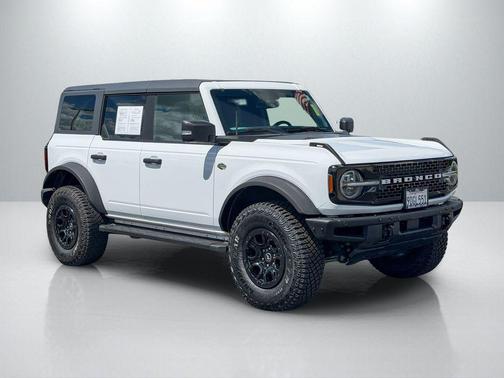 Oxford White 2022 Ford Bronco Wildtrak
