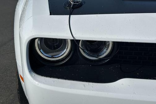 White Knuckle Clearcoat 2023 Dodge Challenger SRT Hellcat