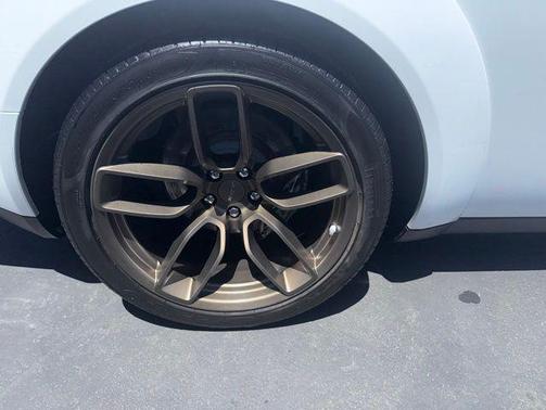 White Knuckle Clearcoat 2023 Dodge Challenger SRT Hellcat