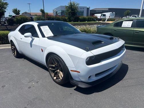 White Knuckle Clearcoat 2023 Dodge Challenger SRT Hellcat