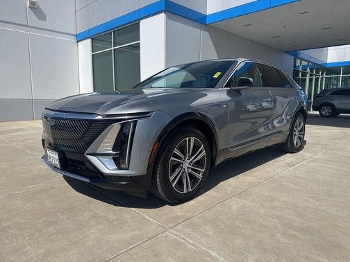Argent Silver Metallic 2024 Cadillac LYRIQ Luxury