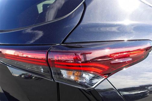2024 Toyota Highlander Platinum