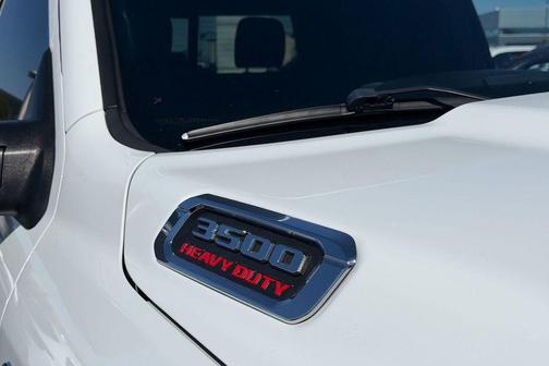 Bright White Clearcoat 2024 RAM 3500 Tradesman Crew Cab 4x4 6'4' Box