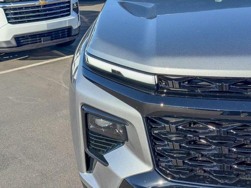 Sterling Gray Metallic 2026 Chevrolet Traverse RS