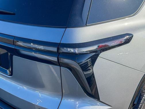 Sterling Gray Metallic 2026 Chevrolet Traverse RS