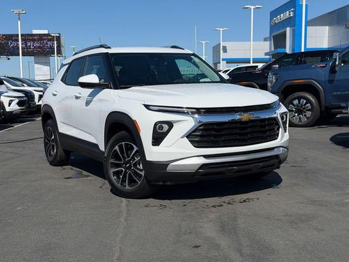 Summit White 2026 Chevrolet Trailblazer LT