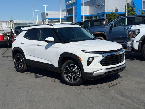 Summit White 2026 Chevrolet Trailblazer LT