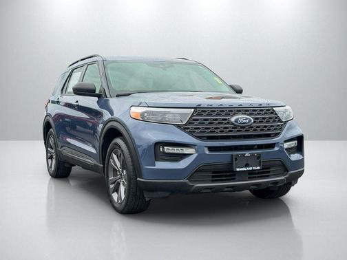 Blue 2021 Ford Explorer XLT