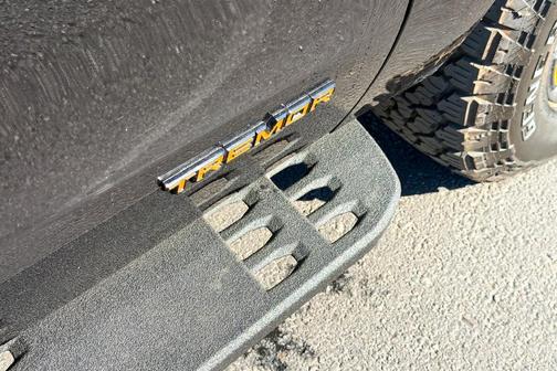 Agate Black Metallic 2026 Ford Expedition Tremor