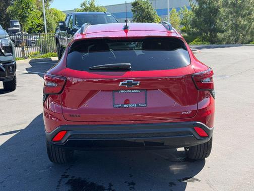 Apex Red 2026 Chevrolet Trax FWD 2RS