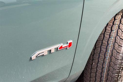 2026 GMC Yukon 4WD AT4