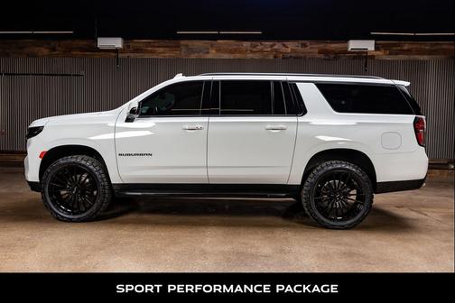 2023 Chevrolet Suburban RST