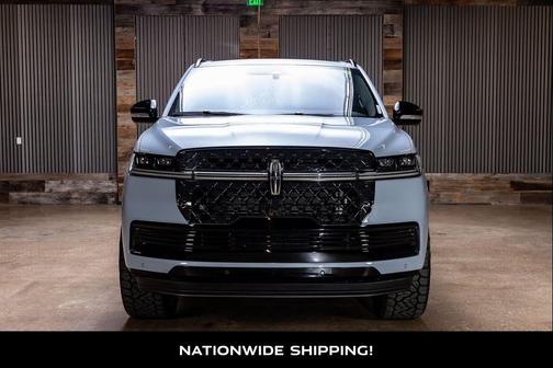 Gray Mist Metallic Tri-Coat 2025 Lincoln Navigator Reserve