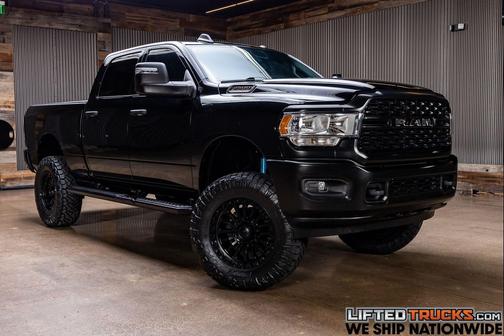 Diamond Black Crystal Pearlcoat 2024 RAM 2500 Big Horn Crew Cab 4x4 6'4' Box