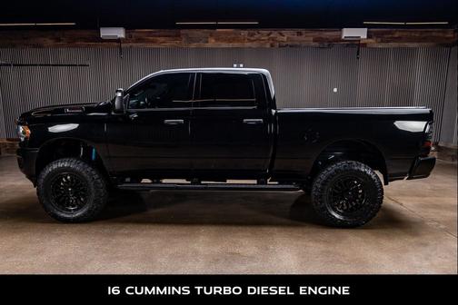 Diamond Black Crystal Pearlcoat 2024 RAM 2500 Big Horn Crew Cab 4x4 6'4' Box