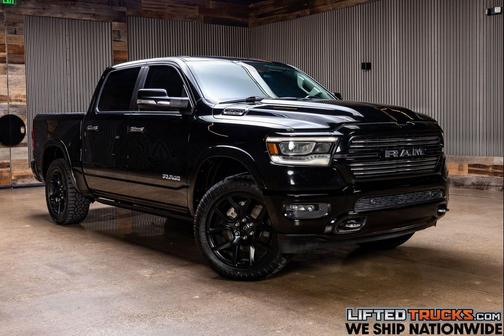 Diamond Black Crystal Pearlcoat 2022 RAM 1500 Laramie