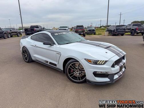 2017 Ford Shelby GT350 Base