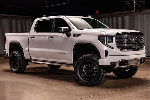 White Frost Tricoat 2023 GMC Sierra 1500 Denali