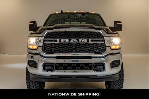 Diamond Black Crystal Pearlcoat 2024 RAM 3500 Tradesman Crew Cab 4x4 8' Box