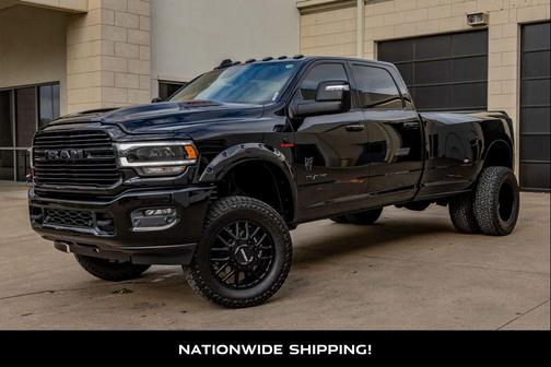 Diamond Black Crystal Pearlcoat 2023 RAM 3500 Laramie Crew Cab 4x4 8' Box