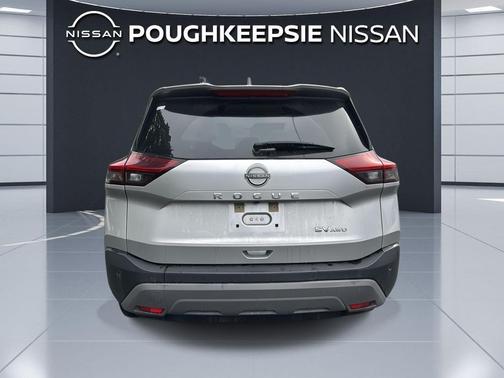 Brilliant Silver Metallic 2023 Nissan Rogue SV