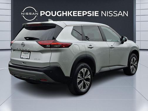 Brilliant Silver Metallic 2023 Nissan Rogue SV