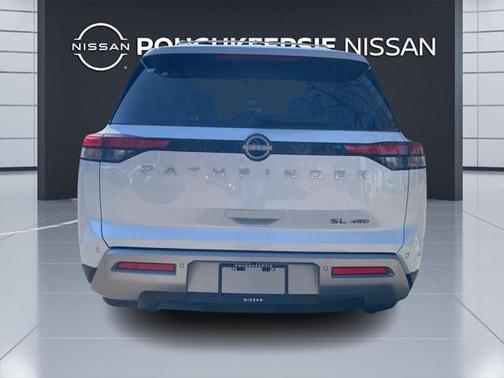 2025 Nissan Pathfinder SL 4WD