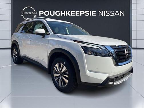 2025 Nissan Pathfinder SL 4WD