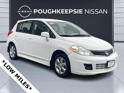 2010 Nissan Versa 1.8 SL