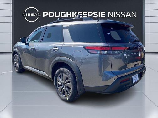 2025 Nissan Pathfinder SV 4WD