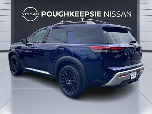 2022 Nissan Pathfinder Platinum 4WD