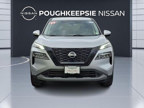 Brilliant Silver Metallic 2022 Nissan Rogue SV