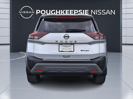 Brilliant Silver Metallic 2022 Nissan Rogue SV