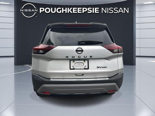 Brilliant Silver Metallic 2022 Nissan Rogue SV