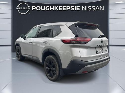 Brilliant Silver Metallic 2022 Nissan Rogue SV