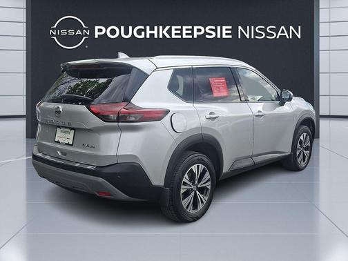Brilliant Silver Metallic 2021 Nissan Rogue SV