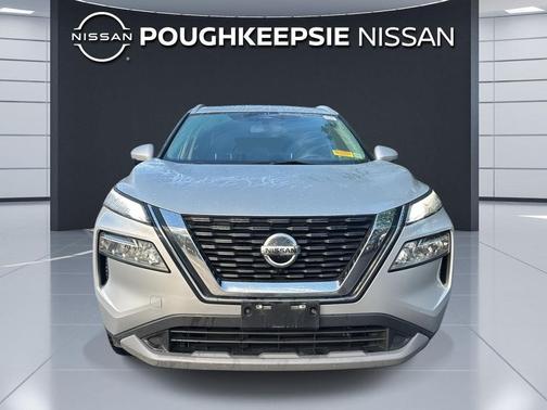 Brilliant Silver Metallic 2021 Nissan Rogue SV