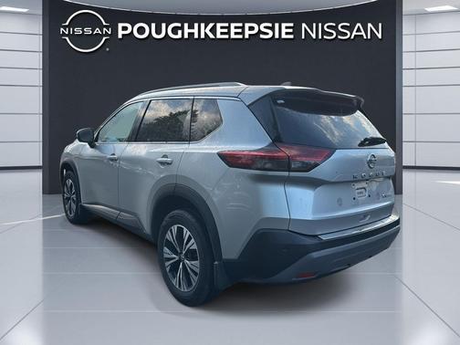 Brilliant Silver Metallic 2021 Nissan Rogue SV