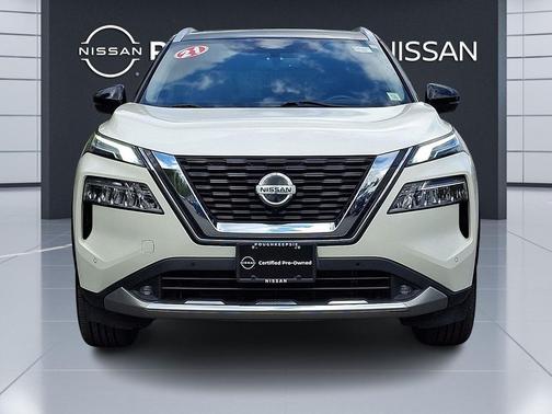 Pearl White Tricoat/Super Black 2021 Nissan Rogue Platinum
