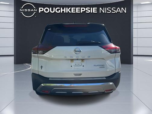 Pearl White Tricoat/Super Black 2021 Nissan Rogue Platinum
