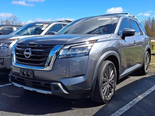 2023 Nissan Pathfinder SL 4WD