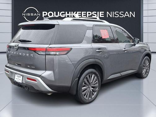 Gun Metallic 2023 Nissan Pathfinder SL 4WD