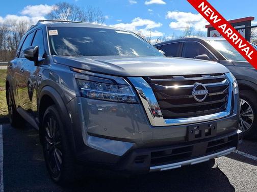 2023 Nissan Pathfinder SL 4WD
